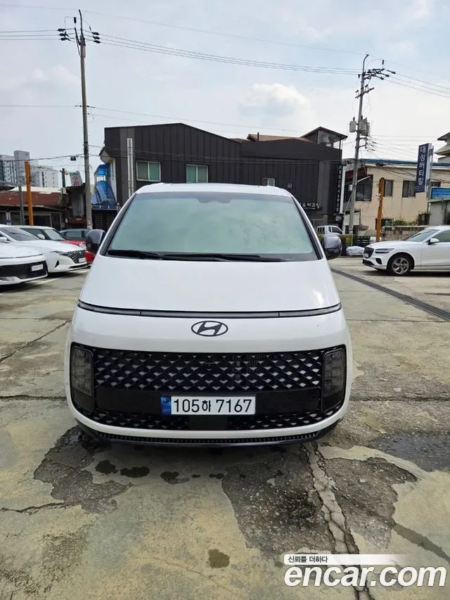 Hyundai Staria