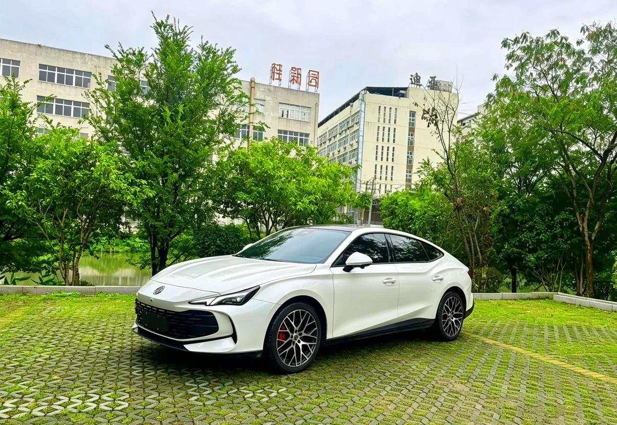 MG MG7