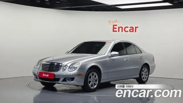 Mercedes-Benz E-Class W211