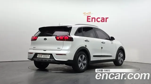 Kia Niro, 2016 — фото 2