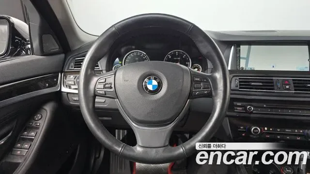 BMW 5-Series F10, 2013 — фото 13