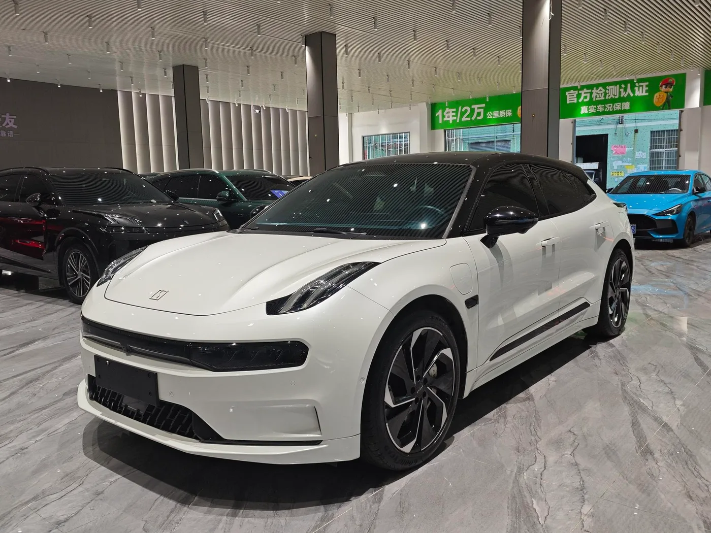 ZEEKR 001