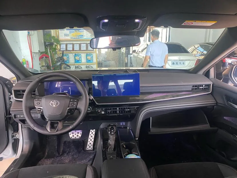 Toyota Camry, 2024 — фото 9