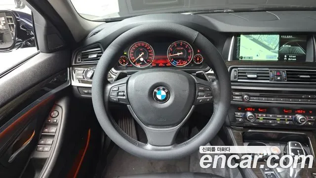 BMW 5-Series F10, 2013 — фото 13