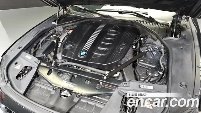 BMW 7-Series F01, 2011 — фото 6