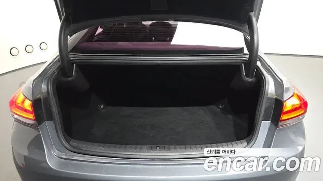 Genesis G80, 2016 — фото 19
