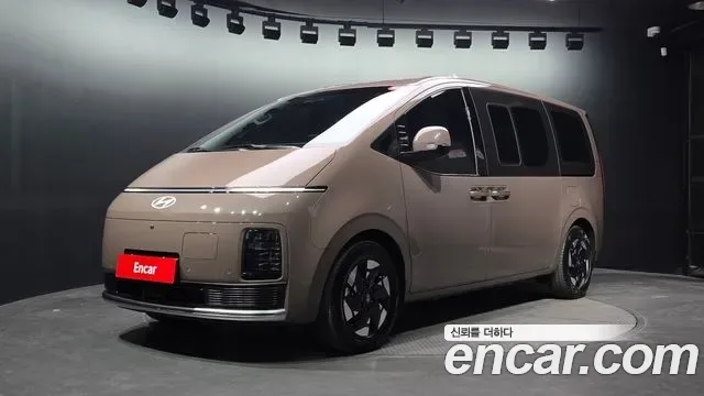 Hyundai Staria