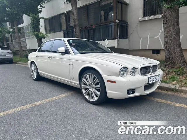 Jaguar Xj