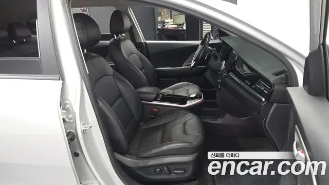 Kia Niro Plus, 2022 — фото 11