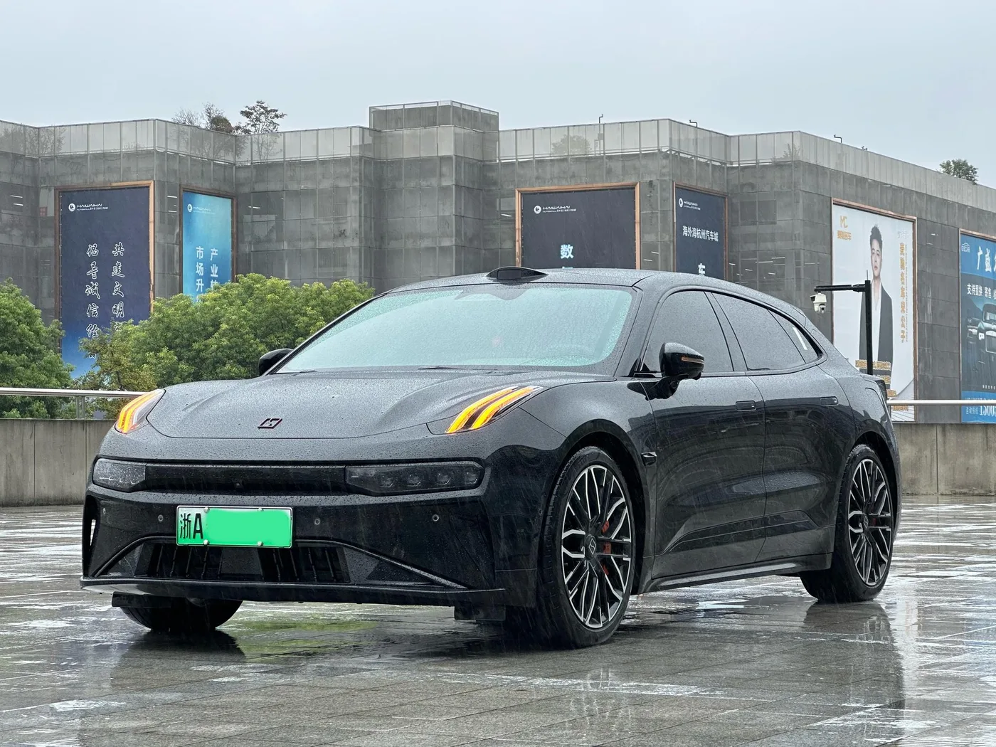 ZEEKR 001