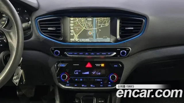 Hyundai Ioniq Ionic Hybrid, 2016 — фото 16