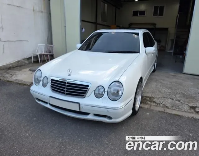 Mercedes-Benz E-Class W210