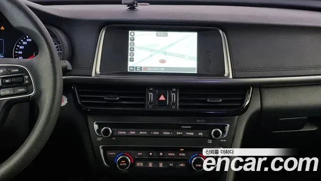Kia K5 Hybrid, 2016 — фото 14