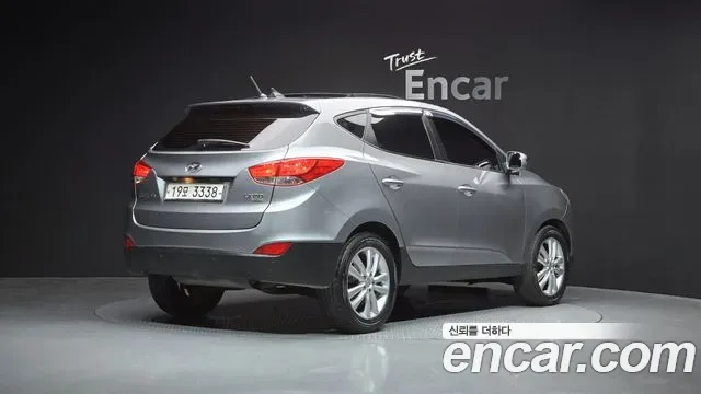 Hyundai Tucson ix, 2009 — фото 2