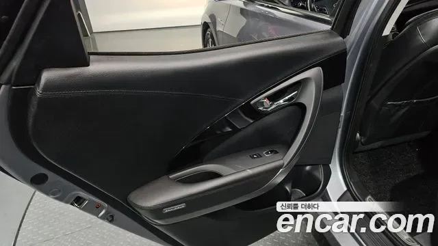 Hyundai Grandeur HG Hybrid, 2016 — фото 25
