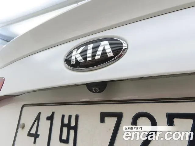 Kia K5 Hybrid, 2013 — фото 16