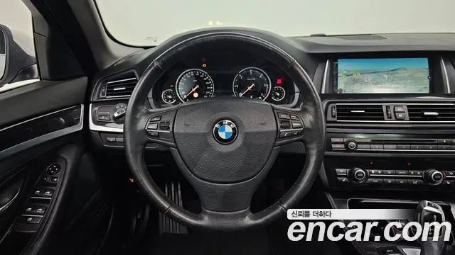 BMW 5-Series F10, 2013 — фото 13