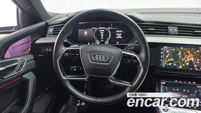 Audi E-Tron, 2022 — фото 13