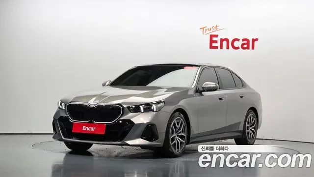 BMW 5 Series (G60)