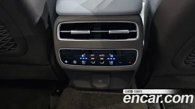 Genesis Gv70, 2025 — фото 35