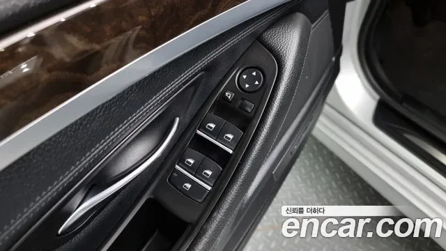 BMW 5-Series F10, 2010 — фото 17