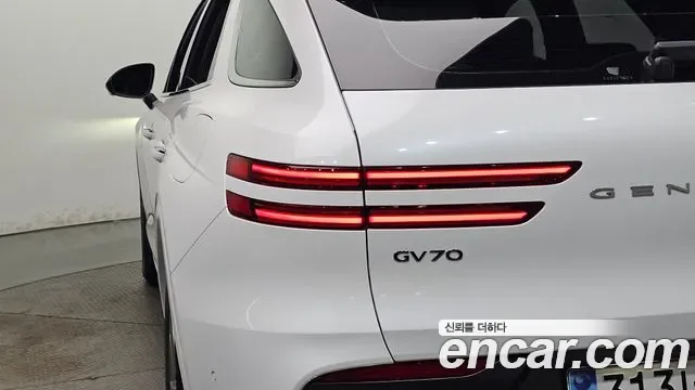 Genesis Gv70, 2025 — фото 23