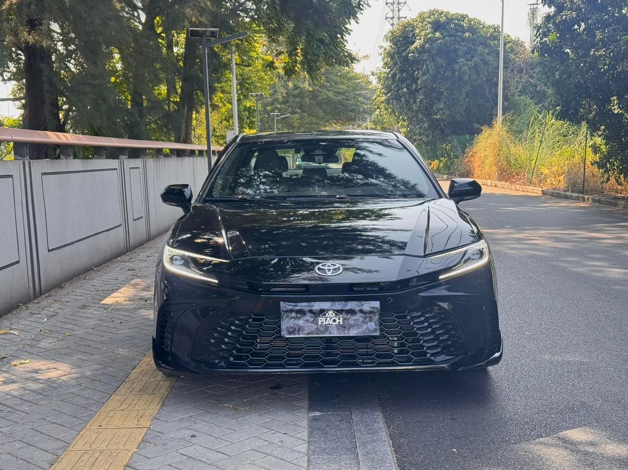 Toyota Camry, 2025 — фото 2