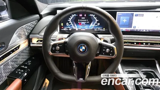 BMW 7-Series G70, 2025 — фото 12