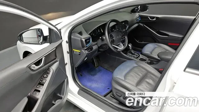 Hyundai Ioniq Ionic Hybrid, 2016 — фото 12