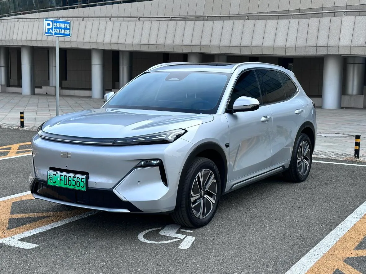 Geely Galaxy Galaxy Starship 7 EM-i