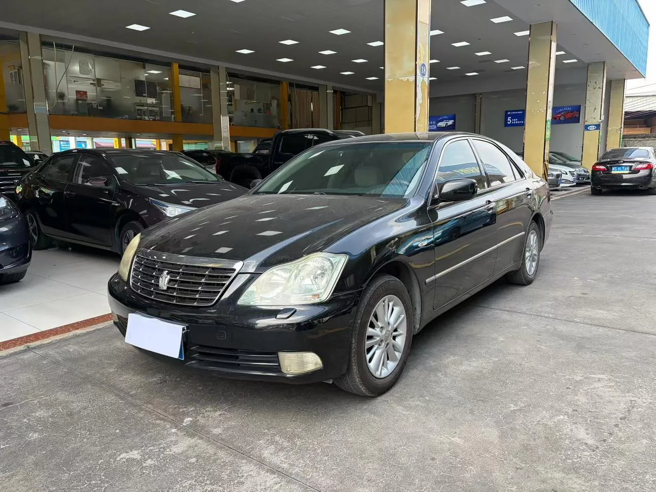 Toyota crown