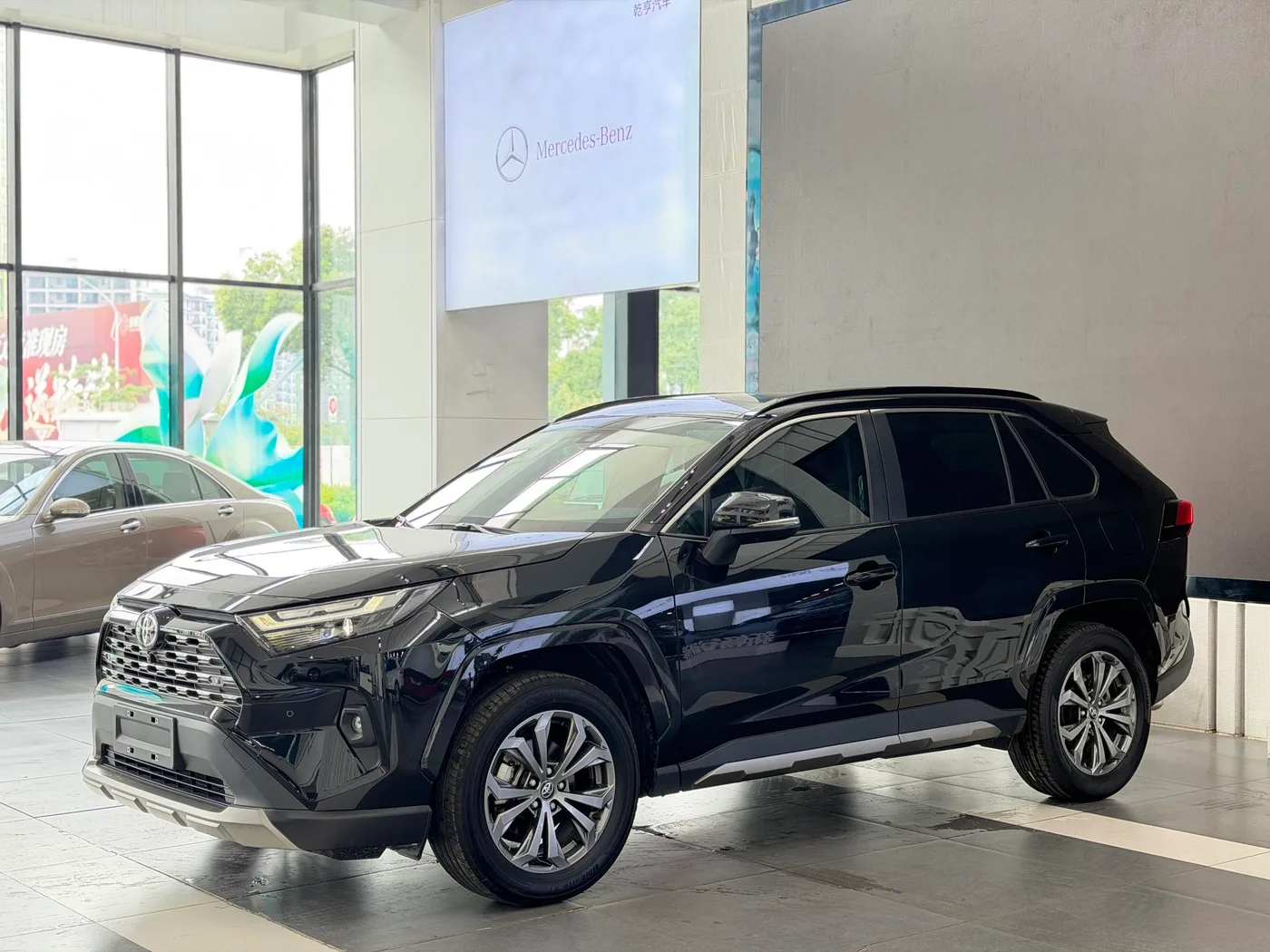Toyota RAV4 Rongfang