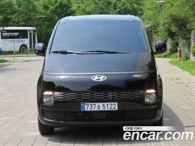 Hyundai Staria