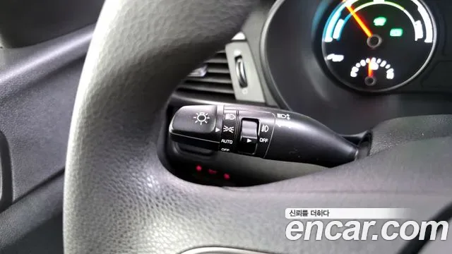 Kia K5 Hybrid, 2016 — фото 14