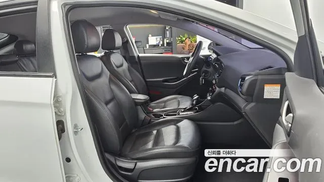 Hyundai Ioniq Ionic Hybrid, 2016 — фото 11