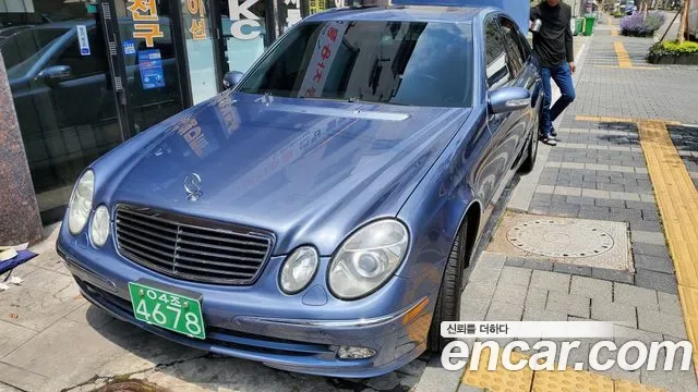 Mercedes-Benz E-Class W211