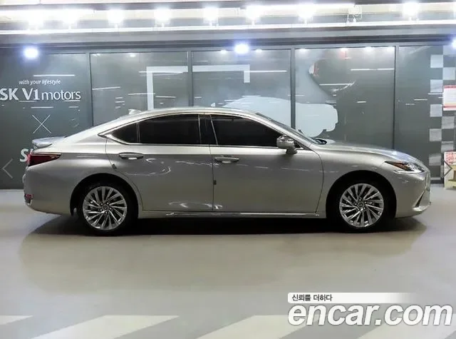 Lexus Es ES300H, 2025 — фото 3