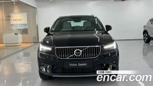 Volvo Xc40, 2025 — фото 3