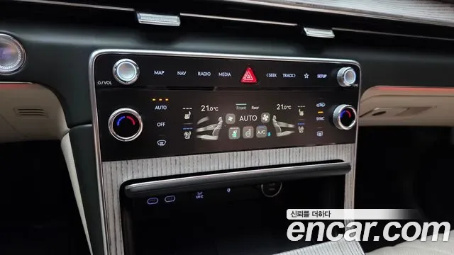 Genesis Gv80, 2025 — фото 17
