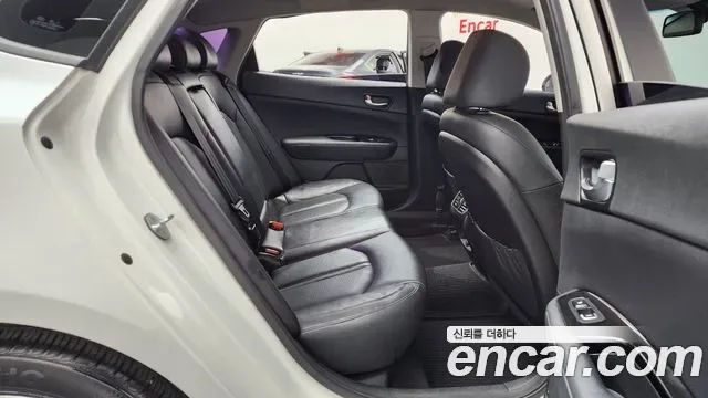 Kia K5 Hybrid, 2016 — фото 12