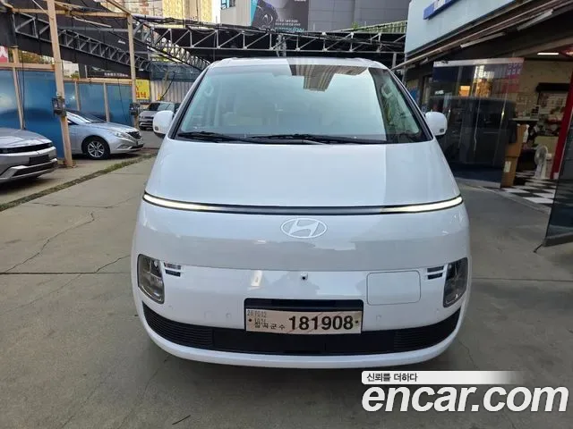 Hyundai Staria